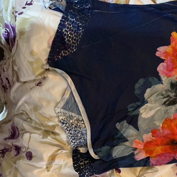 Good condition plus size women’s floral asymmetrical hanky hem top 20W-22W - Picture 2 of 5